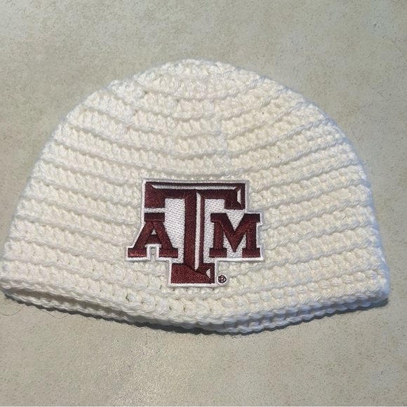 Texas A&M White Crocheted Beanie with A & M Logo Patch 9”W x 7 1/2” L Stretches - Picture 3 of 7